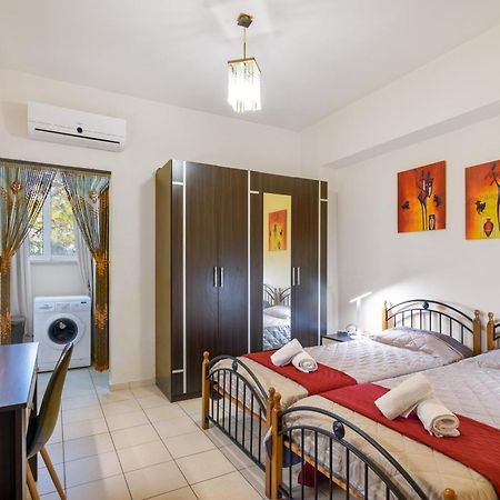פליראקי Colonial Family Apartment #4 Ground Floor מראה חיצוני תמונה